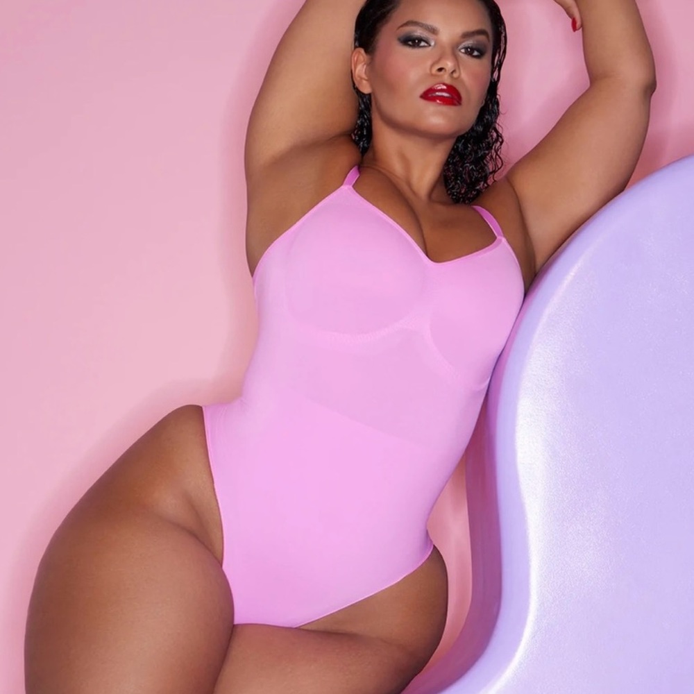 Shapewear Bodysuits
BRIEF BODYSUIT
